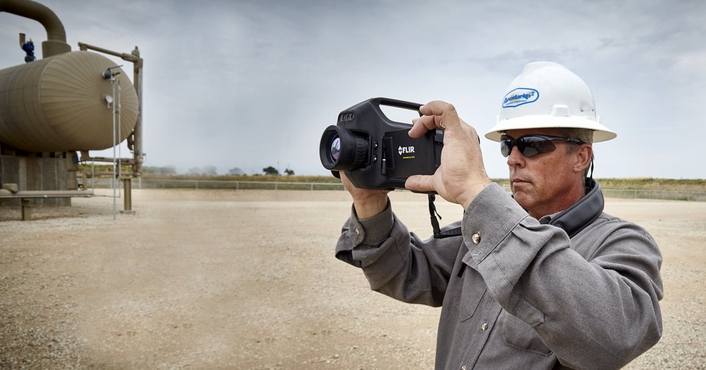 FLIR lance la caméra thermique de détection de gaz à sécurité intrinsèque FLIR GFx320 pour l'industrie pétrolière et gazière.